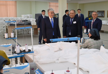 Мемлекет басшысы  «Айсұлу» Жетісу тігін фабрикасының» жұмысымен танысты