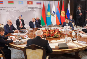 Премьер-Министр РК Алихан Смаилов прибыл с рабочим визитом в Ереван