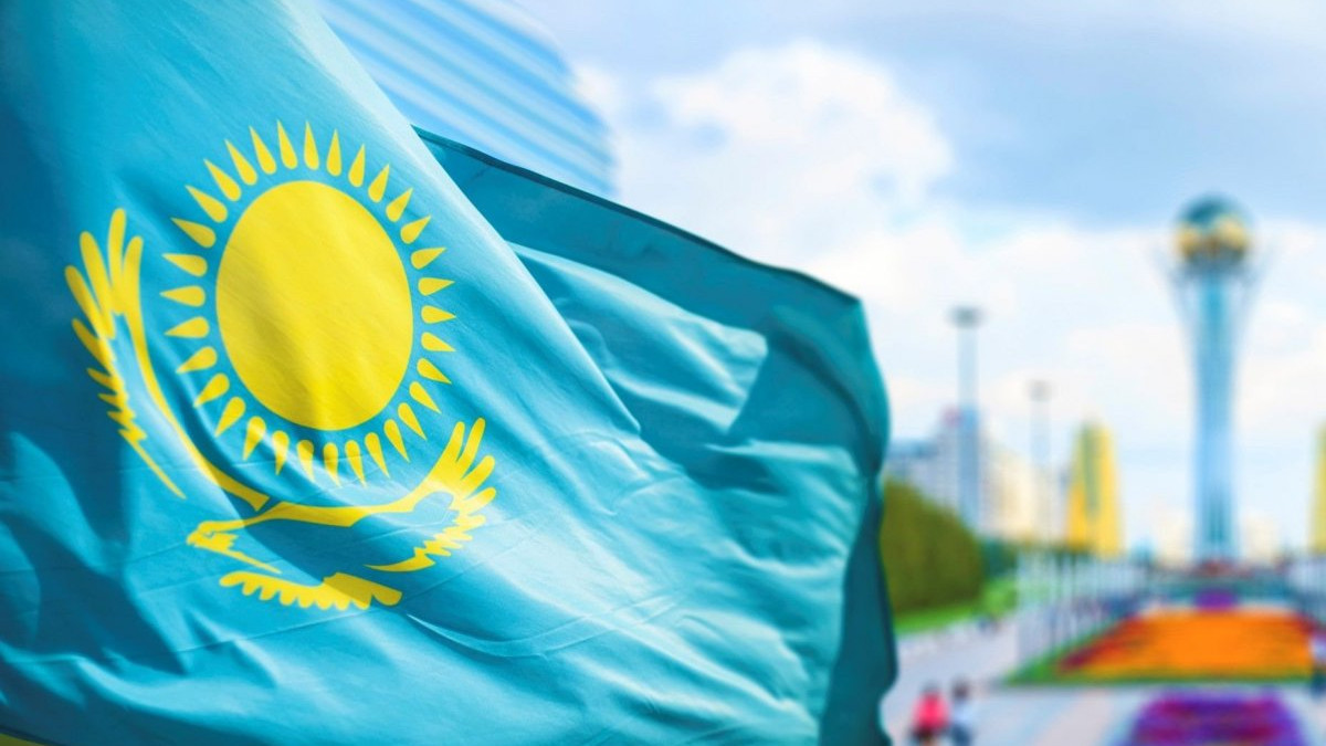 Акцию в поддержку государственного флага запустили казахстанцы