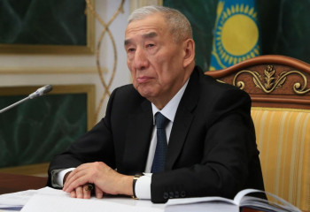 Қайырбек Сүлейменовке «Халық қаһарманы» атағы берілді