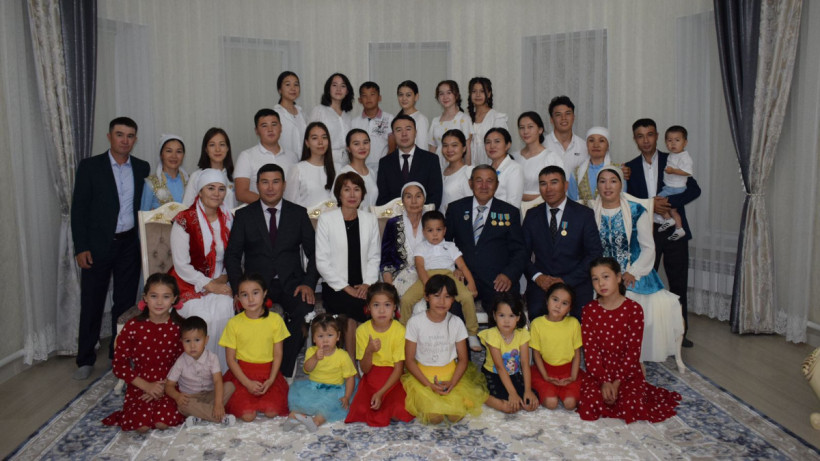  кейіпкердің жеке мұрағатынан 