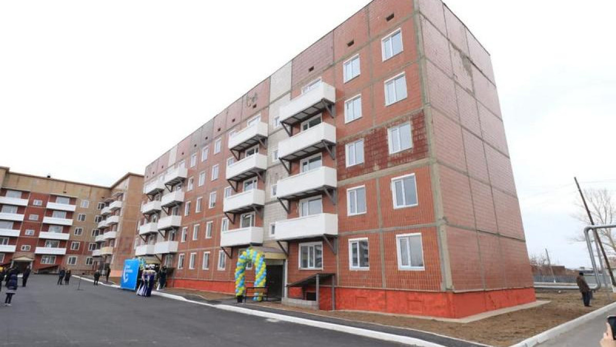 Работники культуры и врачи Карагандинской области получили квартиры