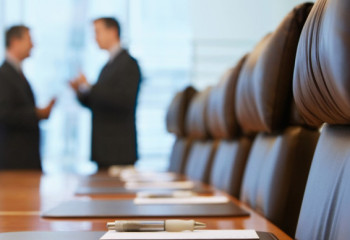 Чиновники не должны состоять в советах директоров АО – эксперт