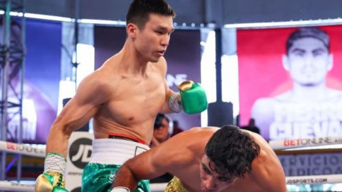 Казахстанский чемпион WBA нокаутировал мексиканца у него на родине