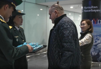 Республика күні: Қазақстанға келген қонақтарды бірінші болып шекарашылар құттықтады