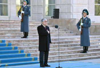 Президент Мемлекеттік ту көтеру рәсіміне қатысты