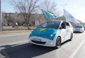 Праздничный автопробег прошел в Семее
