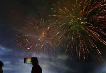 Концерт ко Дню Республики завершился салютом в Алматы