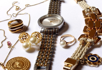 Қазақстанға контрабандалық зергерлік бұйымдарды әкелмек болған азамат ұсталды