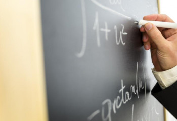 Үздік оқытушыға 6 миллион теңге беріледі