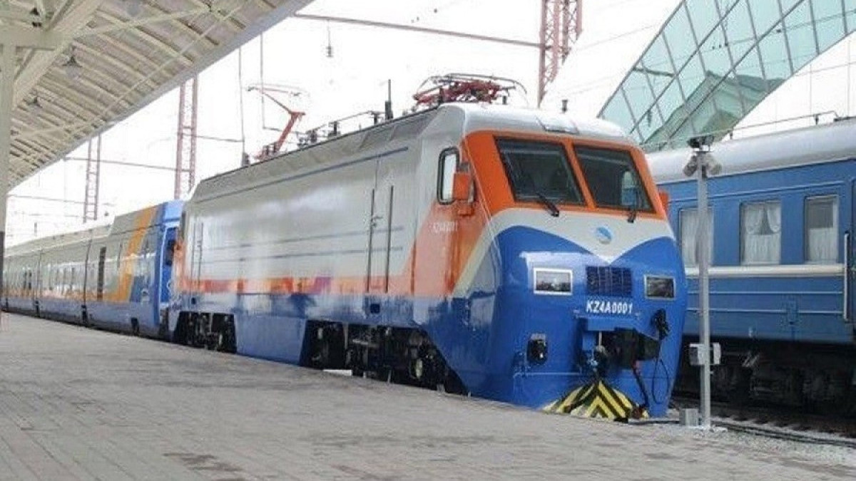 Нижние места в вагонах поездов станут дороже для казахстанцев