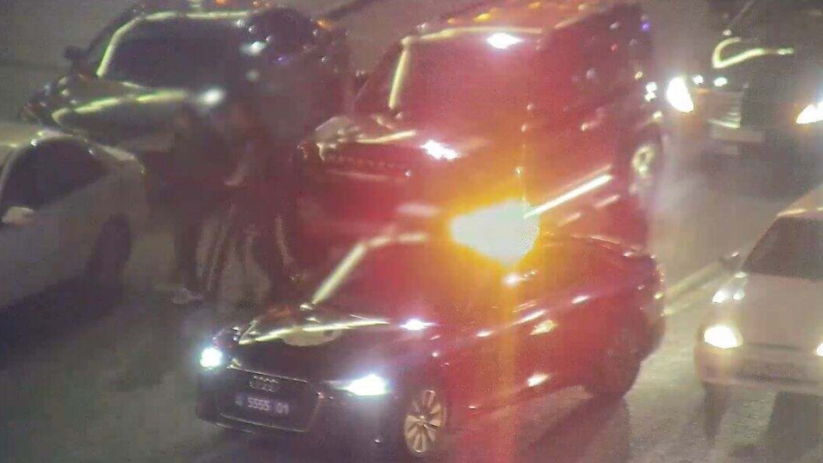 Пьяный водитель Range Rover пытался скрыться от полицейских в Астане