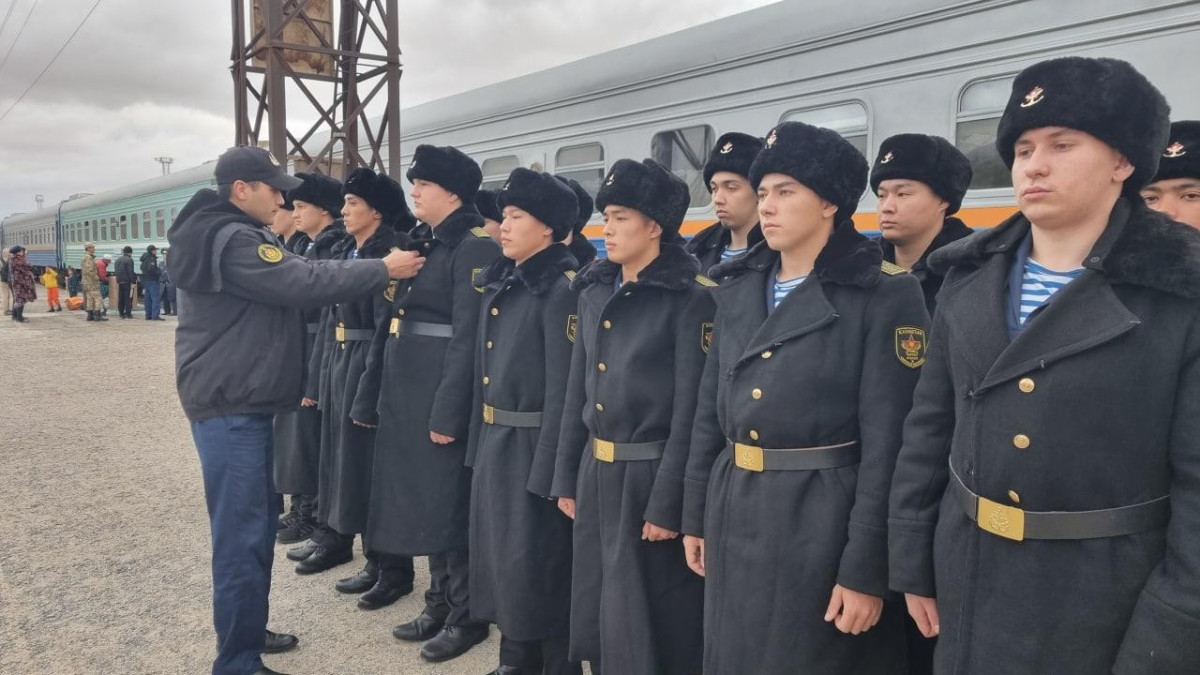 Новобранцы прибыли в Военно-морские силы Казахстана
