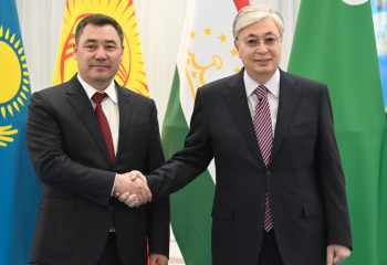 Касым-Жомарт Токаев провел встречу с Президентом Кыргызстана Садыром Жапаровым