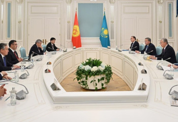 Қасым-Жомарт Тоқаев Қырғызстан Президенті Садыр Жапаровпен кездесті