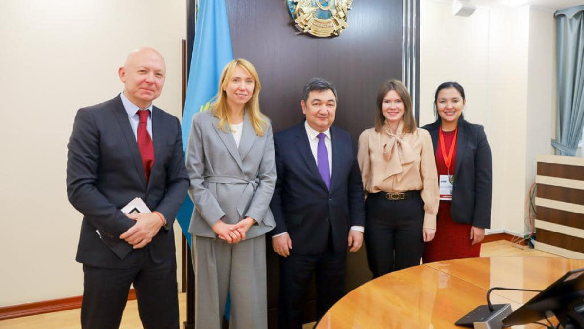  facebook.com/darhan.hidirali 