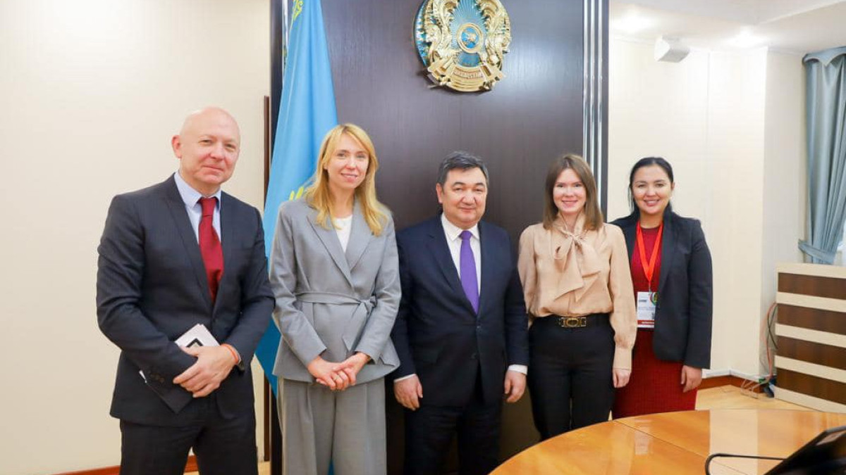 Министр информации и общественного развития встретился с делегацией TikTok Kazakhstan