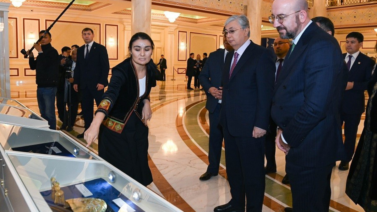 Токаев принял участие в официальной церемонии открытия Дней культуры Кыргызской Республики в Казахстане