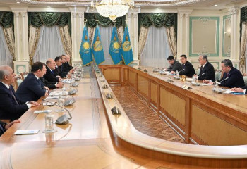 President holds meeting with CIS Heads of Government Council members