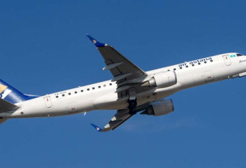 Спасли самолёт от крушения: казахстанцев наградили в Великобритании