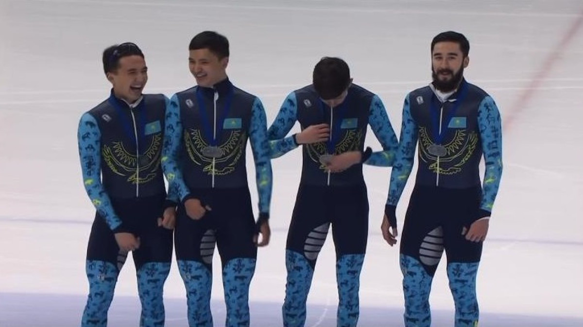 Команда Казахстана по шорт-треку завоевала серебро этапа Кубка мира
