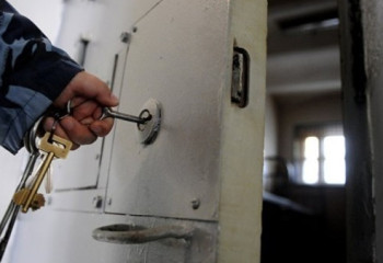 Амнистия не оправдывает человека и не реабилитирует его - юрист