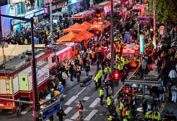 Число погибших в давке в Сеуле возросло до 156 человек