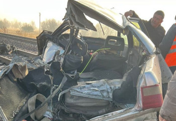 Шесть человек погибли в ДТП с поездом в Жамбылской области