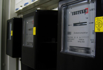 Снегопад в Уральске оставил без электричества более 7 тысяч абонентов