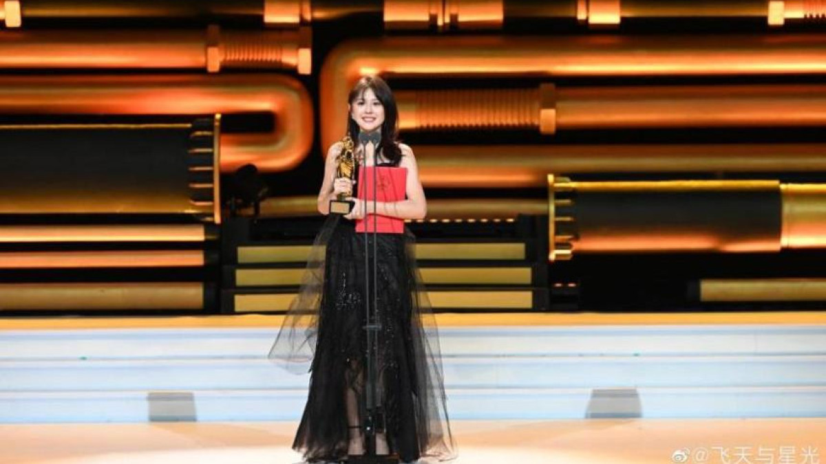 Kazakh actress in China receives   prestigious award