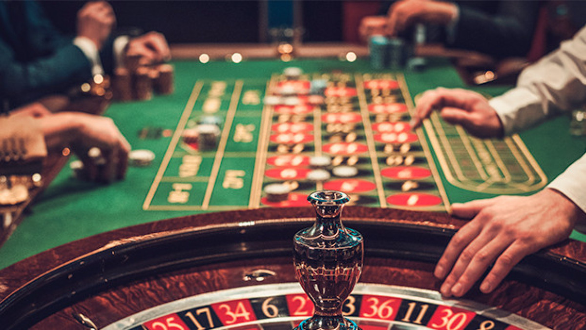 АДГС проводит проверку по фактам участия госслужащих в азартных играх