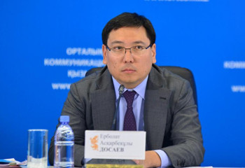 Алматы әкімі қоғамдық көлікті жарты сағат күткенін айтты