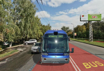 Ерболат Досаев рассказал как ждал маршрутный автобус