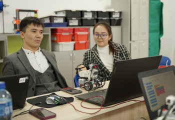 Жезқазған мен Семейде 500 бала робототехника негіздерін оқып үйренеді