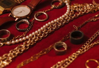 Более 450 магазинов продавали золото без казахстанских проб