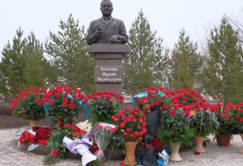 Астанада академик Нұрлан Бәтпеновке арналған естелік бюст ашылды