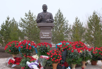 Памятный бюст академику Нурлану Батпенову открыли в Астане