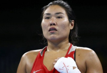 Призерка Олимпиады выиграла для Казахстана медаль ЧА-2022 по боксу