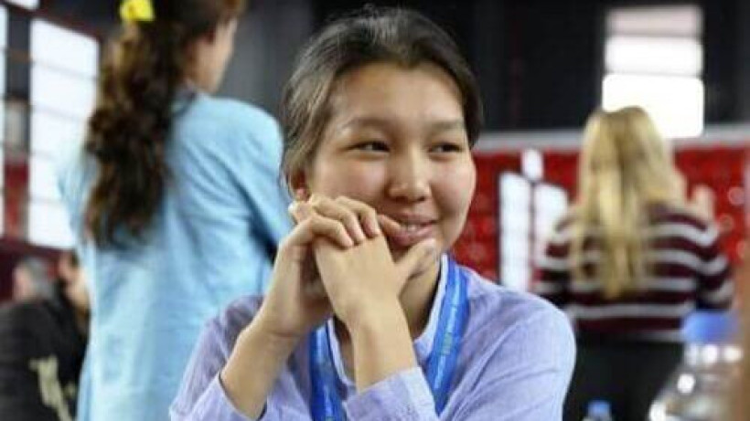  кейіпкердің жеке мұрағатынан 