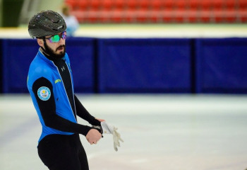 Еще два серебра у Казахстана на Кубке мира по шорт-треку