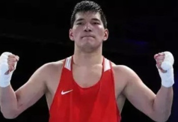 Нурбек Оралбай выиграл первый бой на Чемпионате Азии-2022