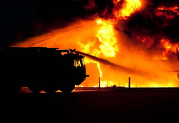 35 человек эвакуировали из горящего ресторана в Алматы