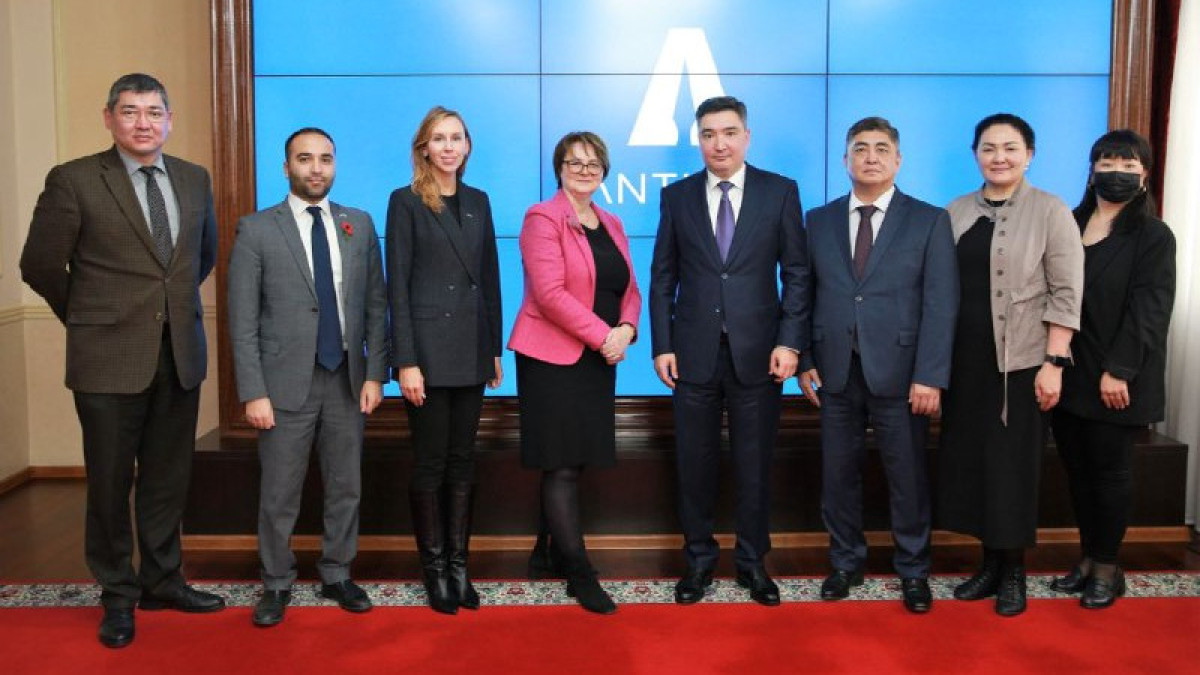 Chairman of Kazakh Anti-Corruption Agency  meets with British Ambassador to Kazakhstan