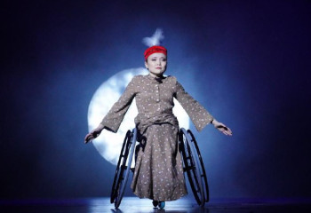 «Қызжылаған»: Малика Мұхтарова мәңгілік бала бейнесінде көрерменмен қауышты