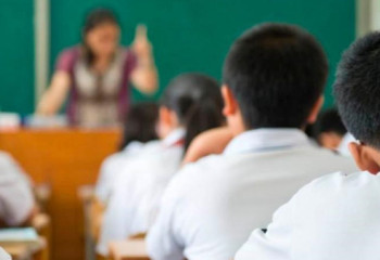 Үздік педагог: 123 мұғалім финалда бақ сынайды