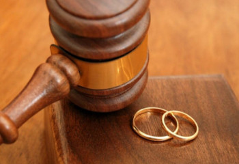 Жительница столицы спустя 21 год узнала о браке с незнакомцем