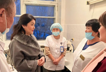 Глава Минздрава посетила сельскую больницу в ВКО