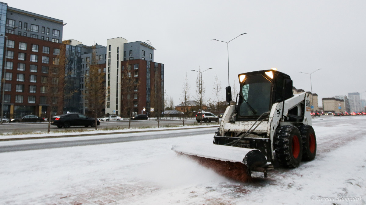 Snow covered in Astana: photo report