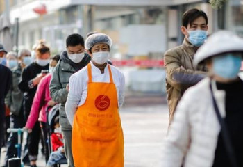 Китай сообщает о 10 тысячах новых случаях заражения коронавирусом