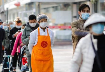 China reports over 10 000 new Covid-19 cases